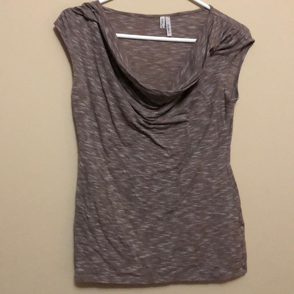 Brown/white sleeveless shirt